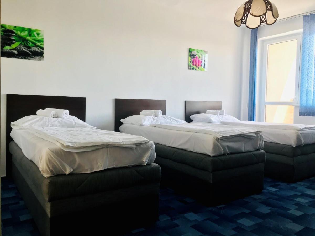 Hotel Bila Ruze สตราคอนนิส ภายนอก รูปภาพ
